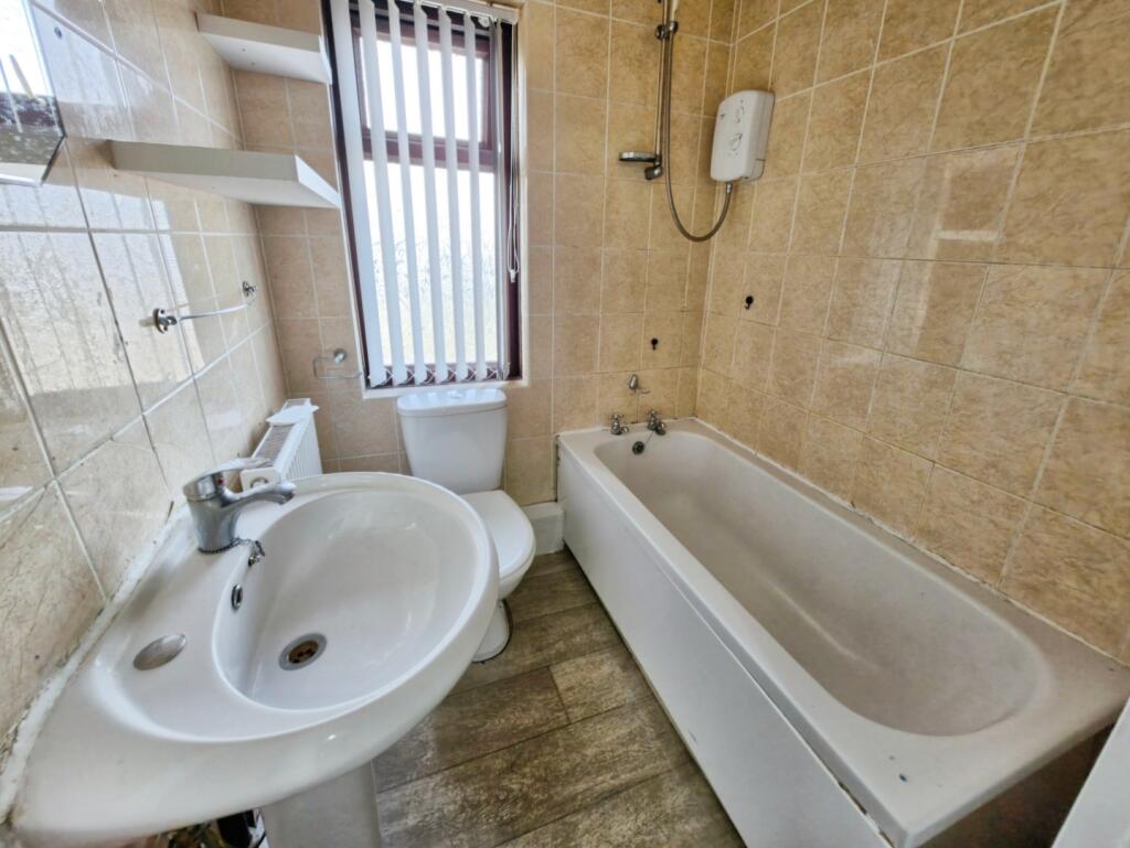 2 bed Town House for rent in Oldham. From Hunters - Oldham