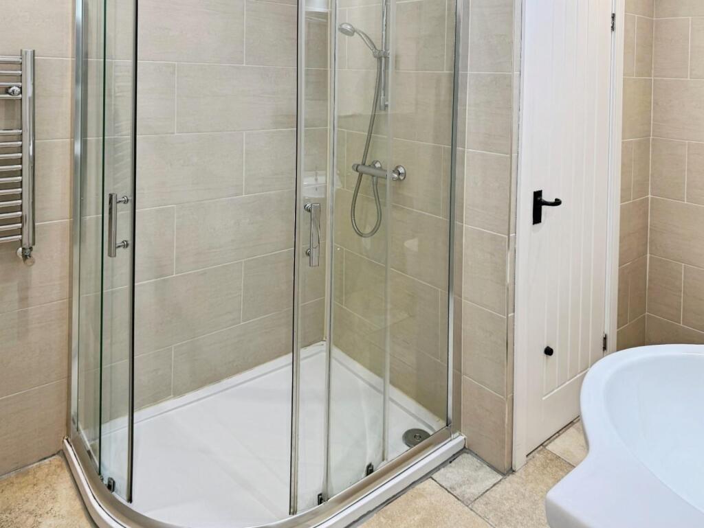 1 bed Lodge for rent in Yeadon. From Hunters - Otley & Ilkley 1 bed Lodge for rent in Yeadon. From Hunters - Otley & Ilkley