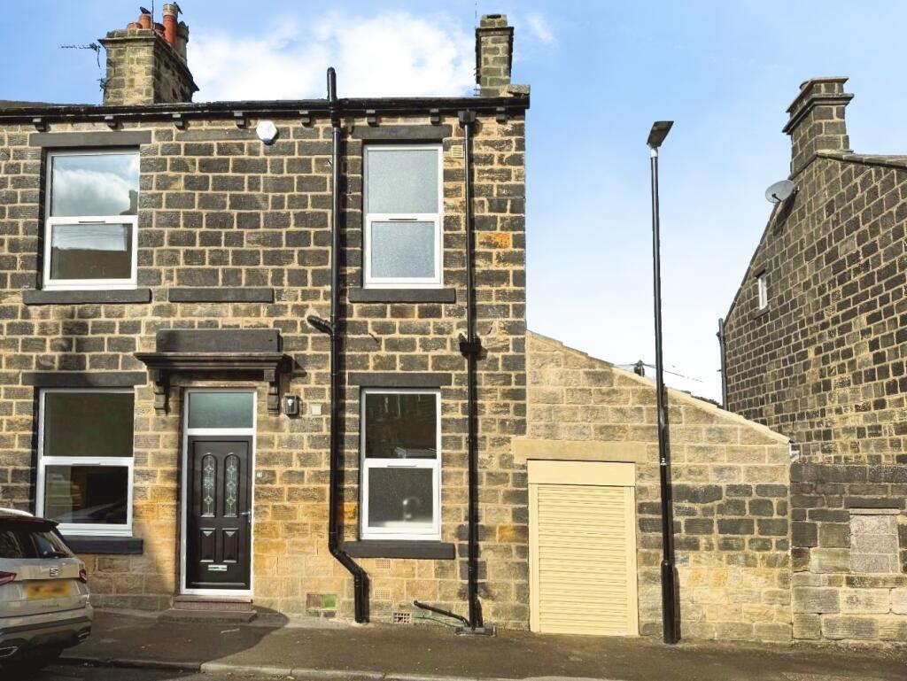2 bed End of Terrace for rent in Yeadon. From Hunters - Otley & Ilkley 2 bed End of Terrace for rent in Yeadon. From Hunters - Otley & Ilkley