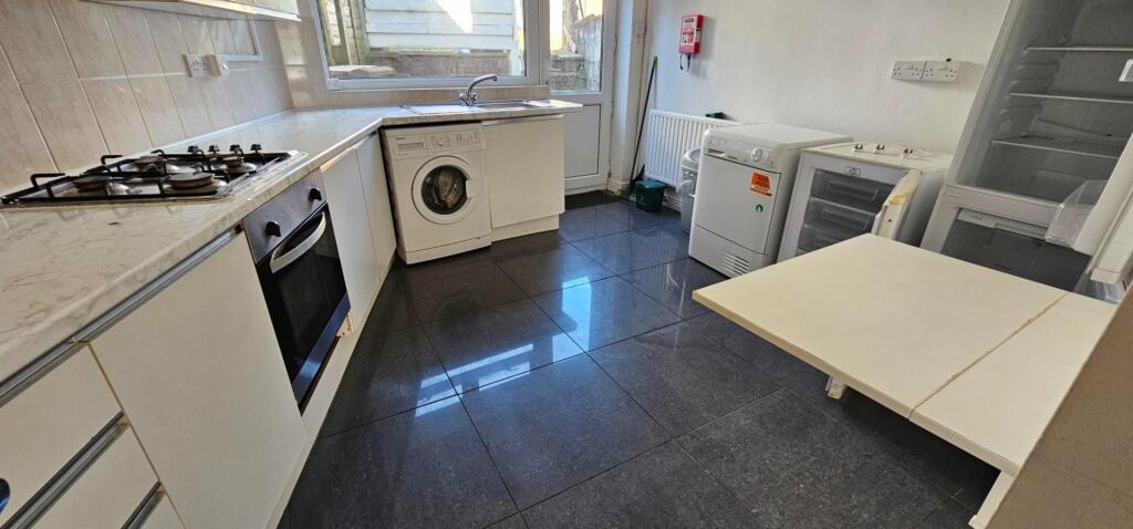 3 bed Mid Terraced House for rent in Pontypridd. From Hunters - Pencoed