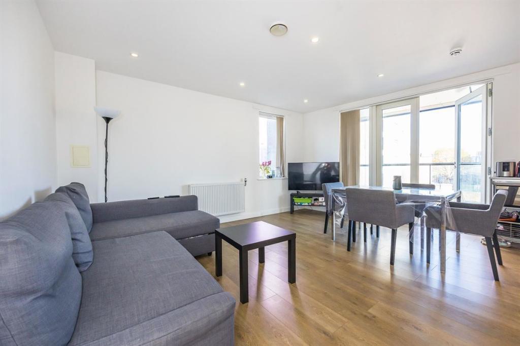 3 bed Apartment for rent in Poplar. From Franklyn James - Limehouse and Wapping