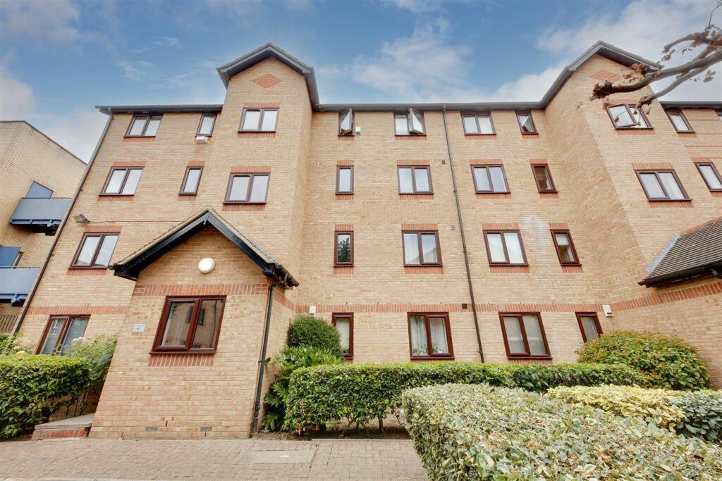 2 bed Apartment for rent in Poplar. From Franklyn James - Limehouse and Wapping 2 bed Apartment for rent in Poplar. From Franklyn James - Limehouse and Wapping