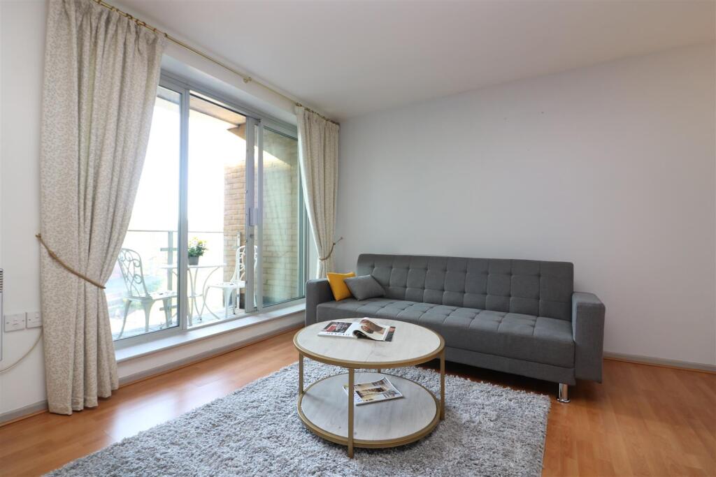 1 bed Apartment for rent in Poplar. From Franklyn James - Limehouse and Wapping