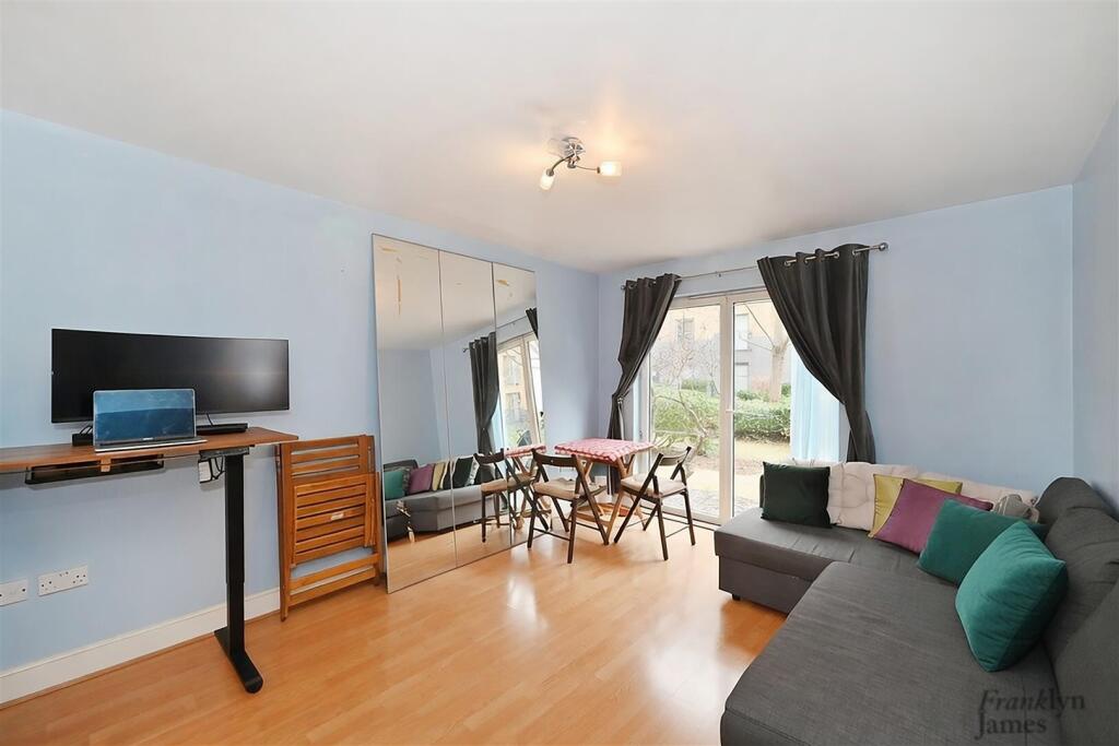 1 bed Apartment for rent in London. From Franklyn James - Limehouse and Wapping