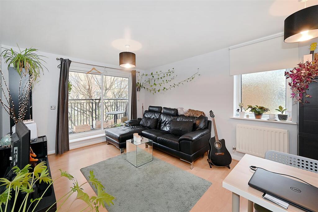 2 bed Apartment for rent in Poplar. From Franklyn James - Limehouse and Wapping