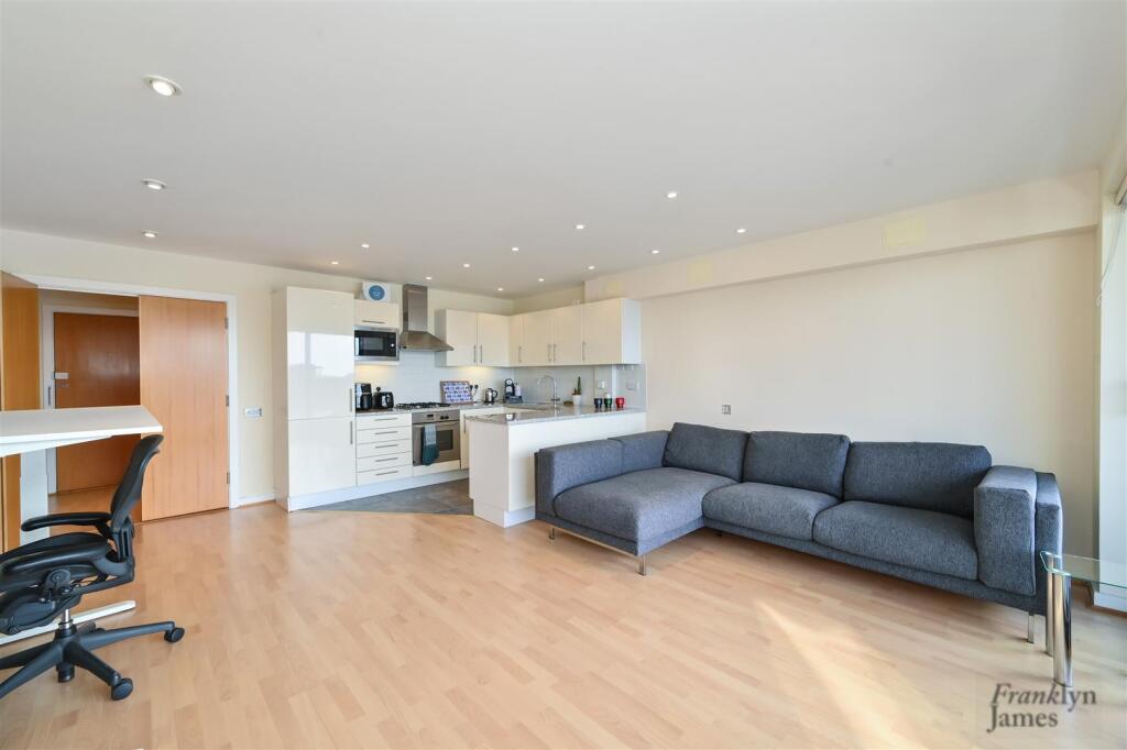 1 bed Apartment for rent in Poplar. From Franklyn James - Limehouse and Wapping