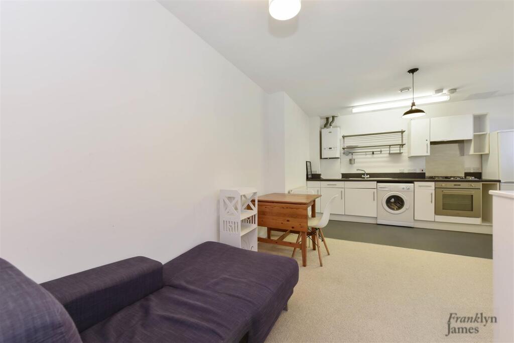 1 bed Apartment for rent in Bermondsey. From Franklyn James - Limehouse and Wapping