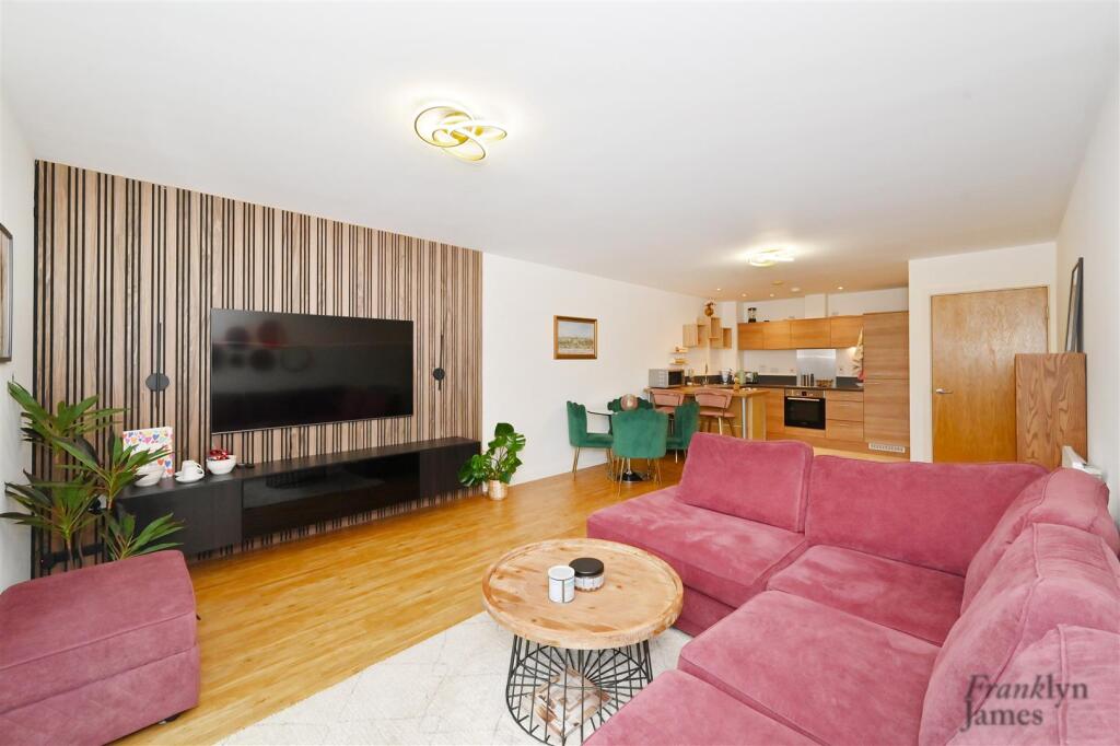 2 bed Apartment for rent in Poplar. From Franklyn James - Limehouse and Wapping