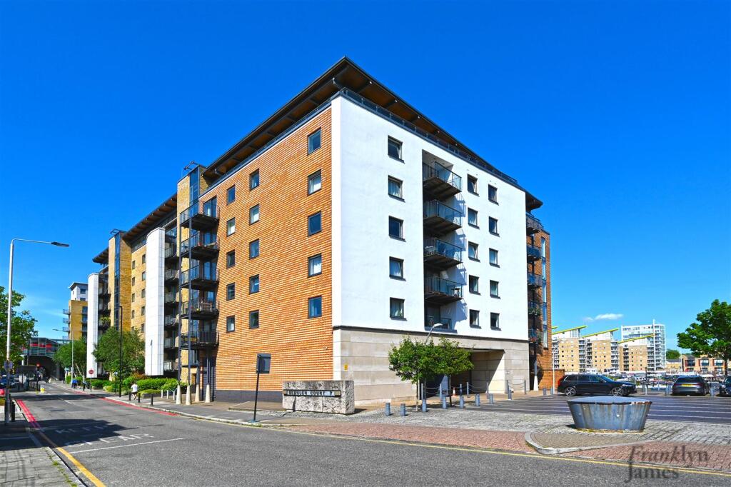 1 bed Apartment for rent in Poplar. From Franklyn James - Limehouse and Wapping 1 bed Apartment for rent in Poplar. From Franklyn James - Limehouse and Wapping