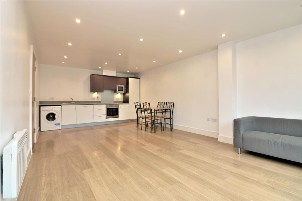2 bed Apartment for rent in Poplar. From Franklyn James - Limehouse and Wapping