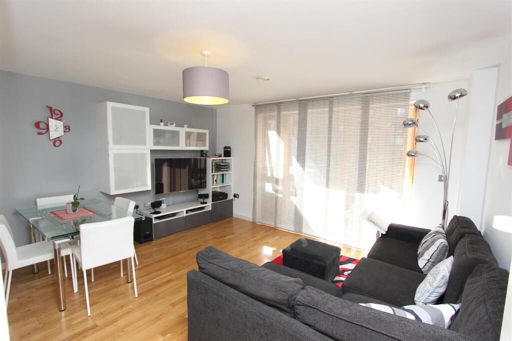 2 bed Apartment for rent in Greenwich. From Franklyn James - Limehouse and Wapping
