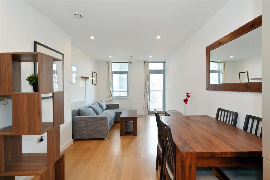 1 bed Apartment for rent in Poplar. From Franklyn James - Limehouse and Wapping