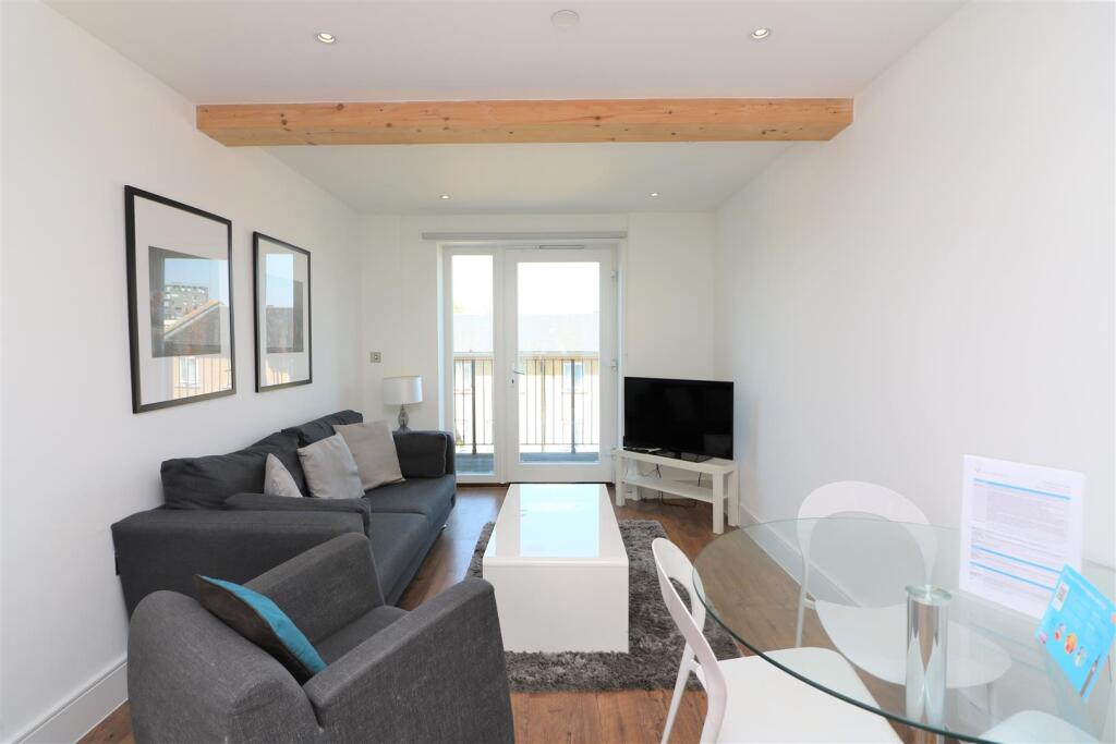 1 bed Apartment for rent in Poplar. From Franklyn James - Limehouse and Wapping