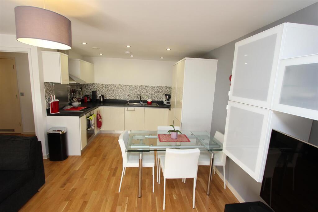 2 bed Apartment for rent in Greenwich. From Franklyn James - Limehouse and Wapping