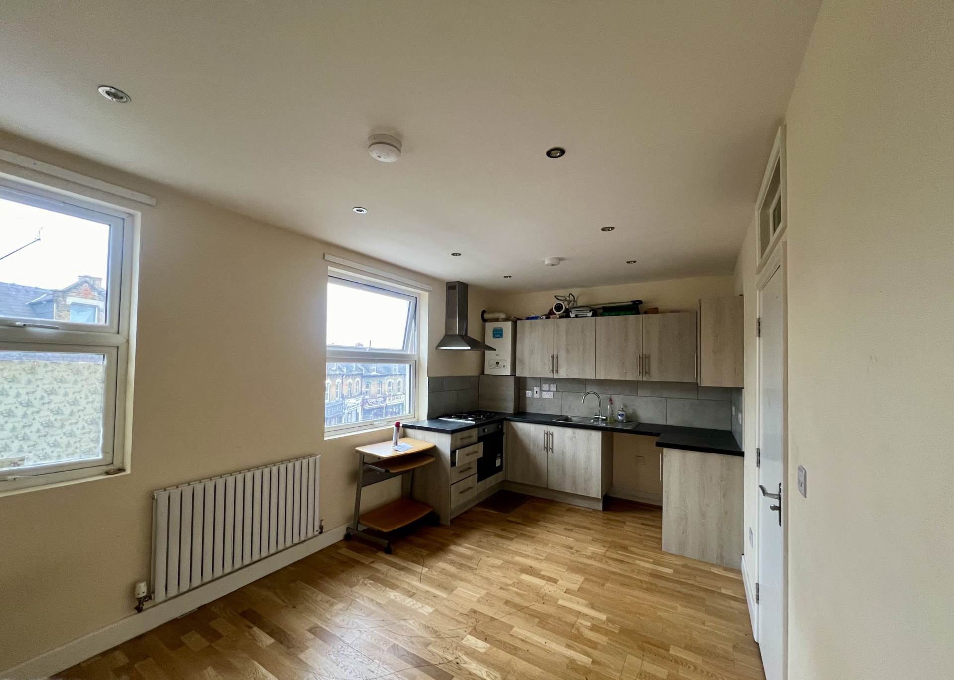 2 bed 1st Floor Flat for rent in London. From Bryants Estate Agents