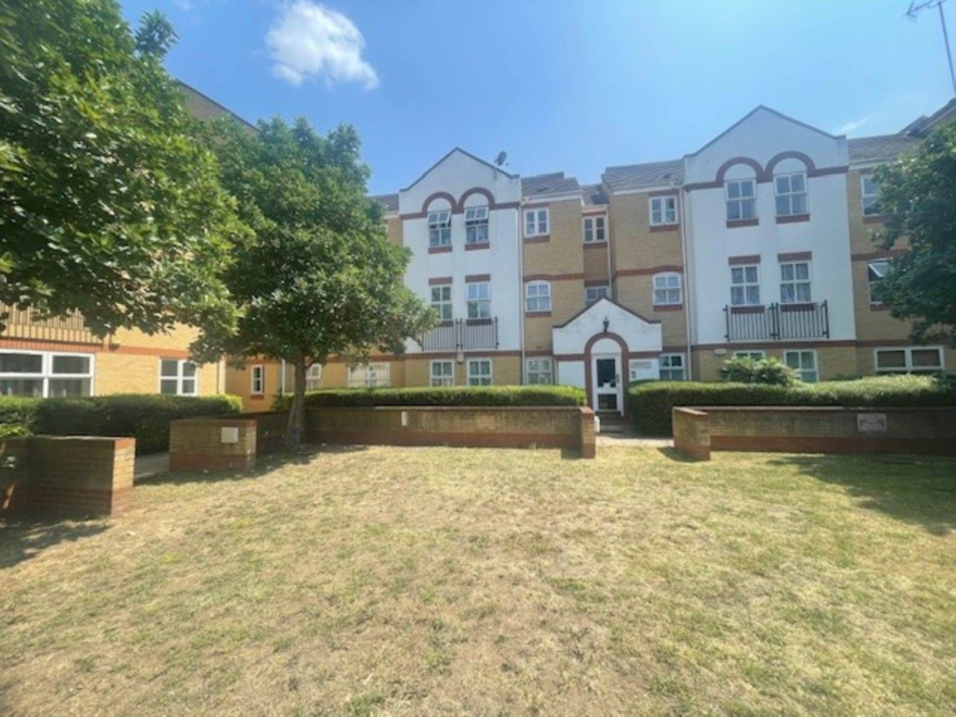 1 bed Semi Detached for rent in London. From Bryants Estate Agents