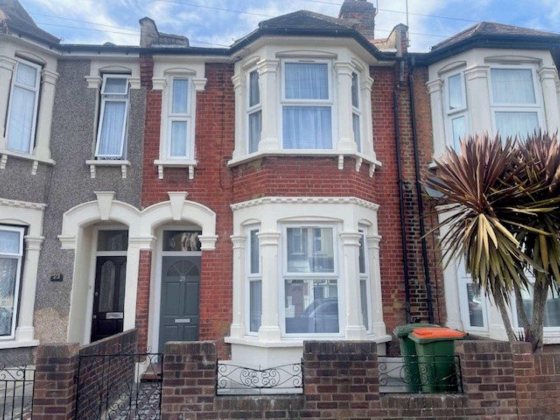 4 bed Mid Terraced House for rent in London. From Bryants Estate Agents