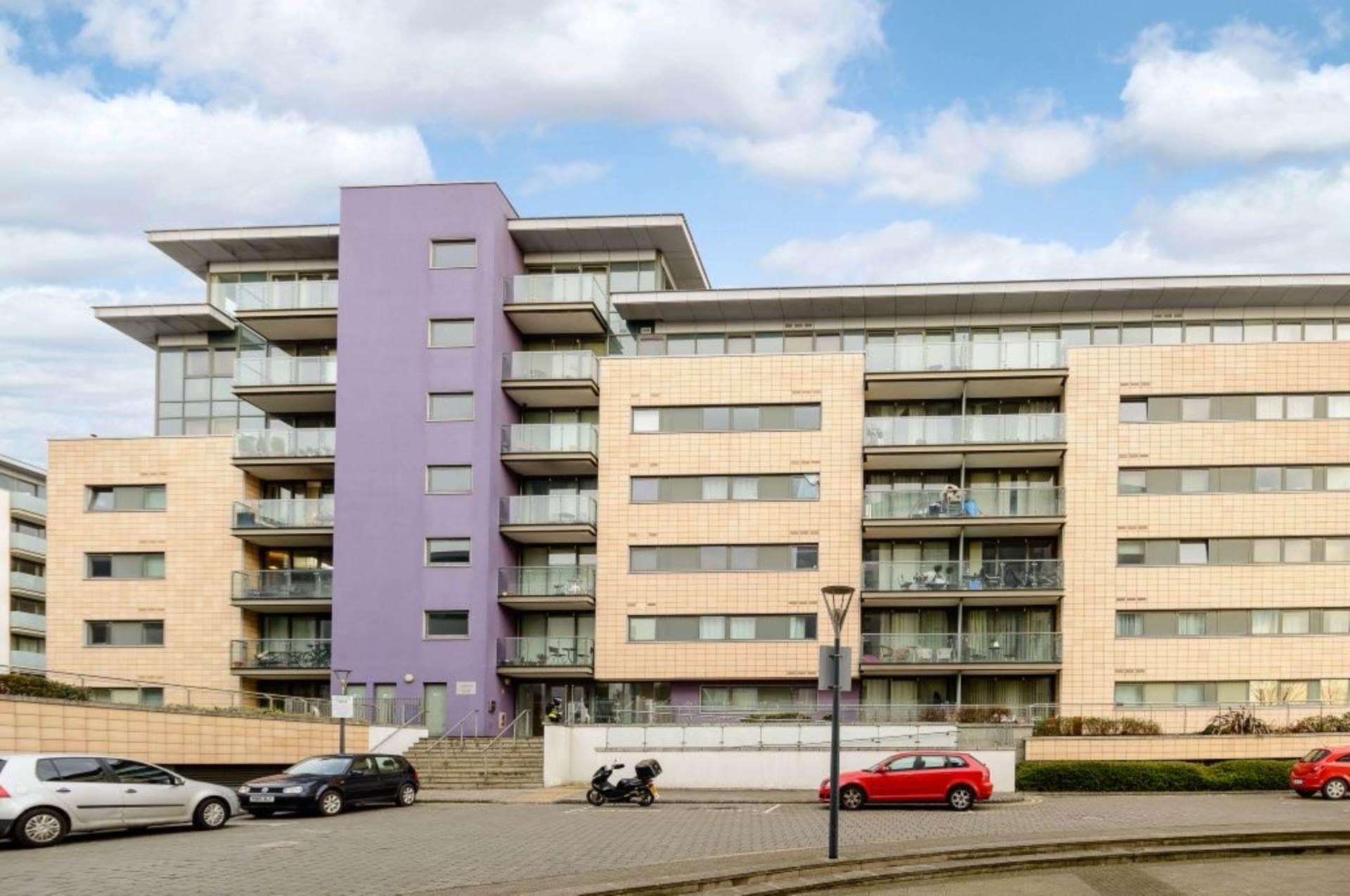 2 bed 1st Floor Flat for rent in London. From Bryants Estate Agents