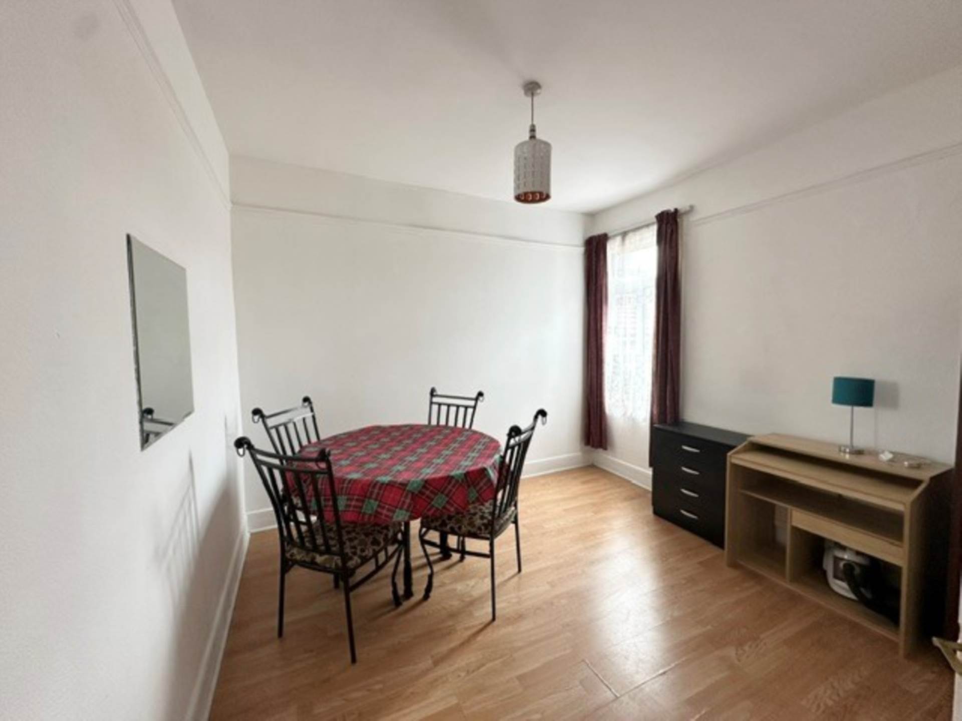 2 bed 1st Floor Flat for rent in London. From Bryants Estate Agents