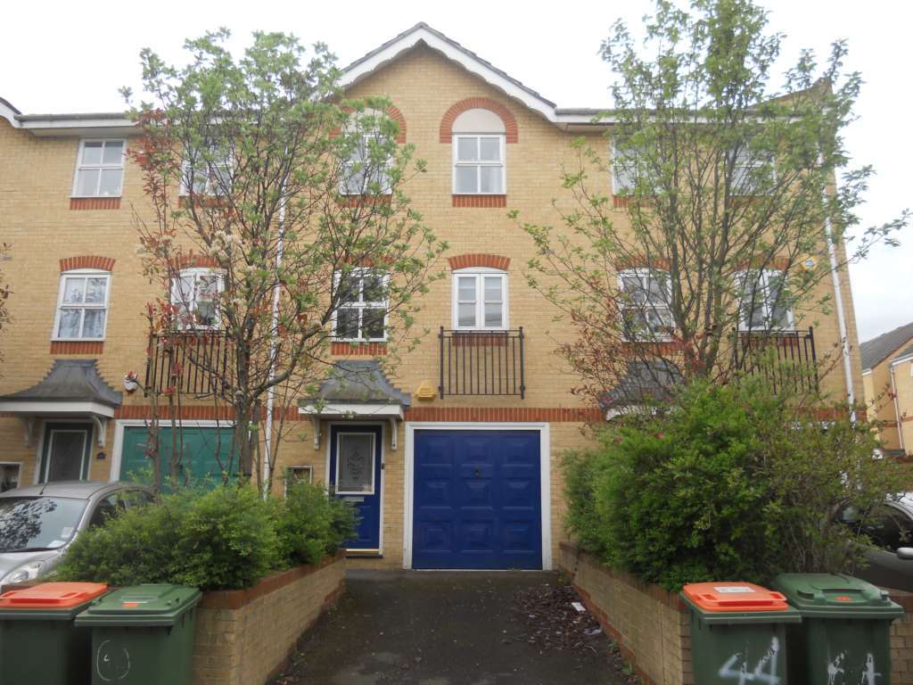 3 bed Town House for rent in London. From Bryants Estate Agents 3 bed Town House for rent in London. From Bryants Estate Agents