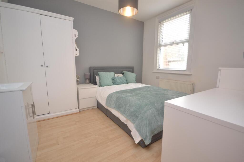1 bed House Share for rent in Chalkhouse Green. From Hunters - Reading
