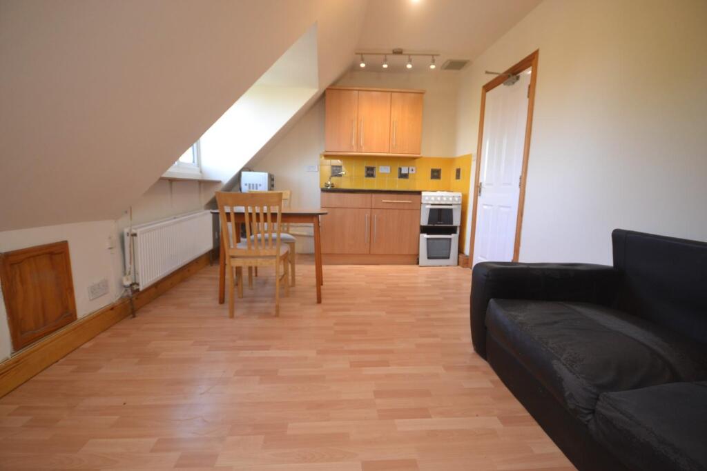 1 bed 1st Floor Flat for rent in Woodley. From Hunters - Reading