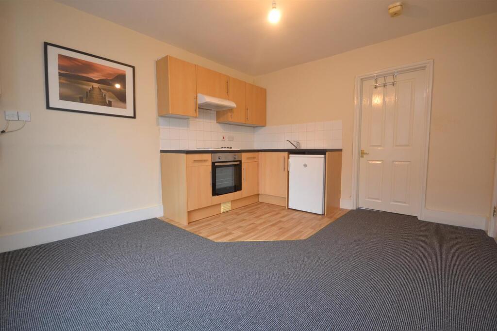 1 bed 1st Floor Flat for rent in Reading. From Hunters - Reading