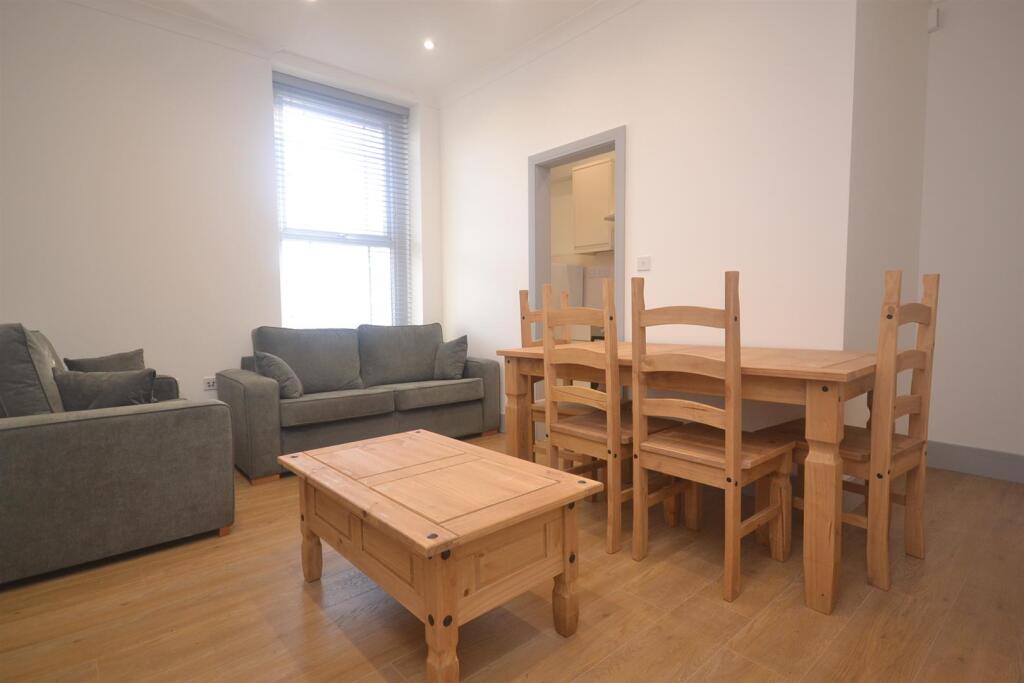 2 bed 1st Floor Flat for rent in Reading. From Hunters - Reading 2 bed 1st Floor Flat for rent in Reading. From Hunters - Reading