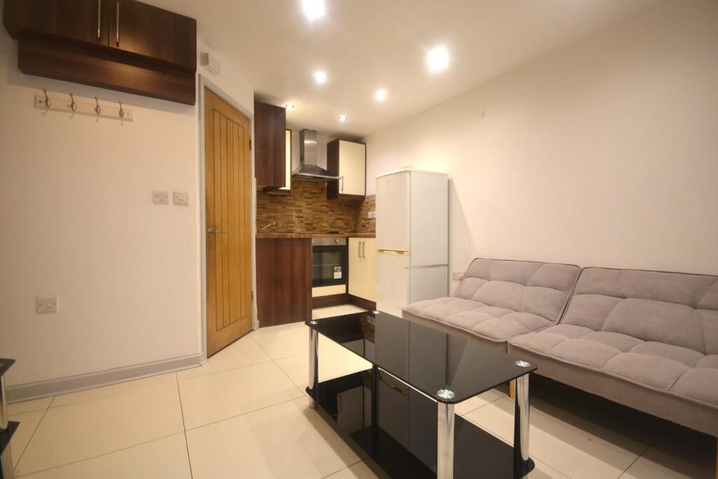 1 bed 1st Floor Flat for rent in Reading. From Hunters - Reading