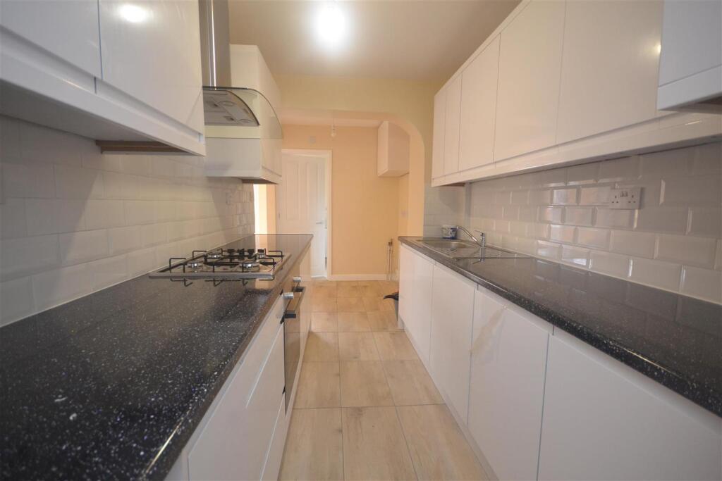 3 bed Mid Terraced House for rent in Burghfield. From Hunters - Reading