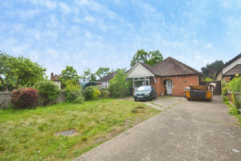 2 bed Detached bungalow for rent in Woodley. From Hunters - Reading