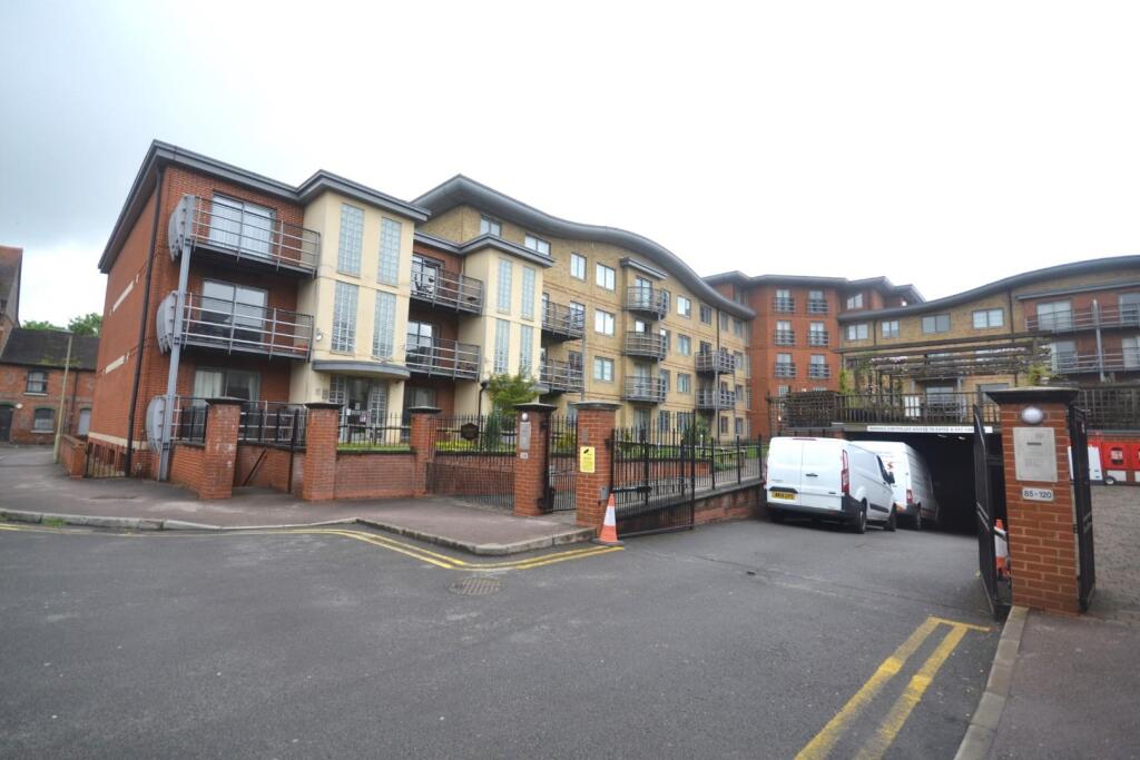 2 bed 1st Floor Flat for rent in Reading. From Hunters - Reading