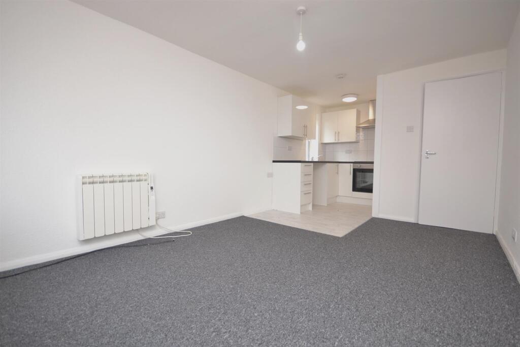 4 bed Studio for rent in Reading. From Hunters - Reading