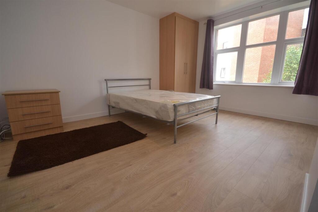 4 bed Studio for rent in Reading. From Hunters - Reading
