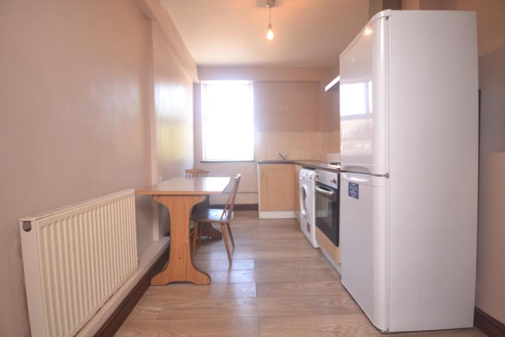 4 bed Studio for rent in Reading. From Hunters - Reading 4 bed Studio for rent in Reading. From Hunters - Reading