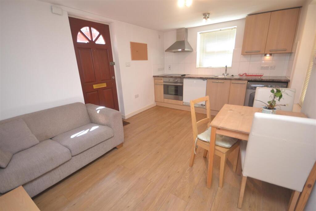 1 bed 1st Floor Flat for rent in Reading. From Hunters - Reading 1 bed 1st Floor Flat for rent in Reading. From Hunters - Reading