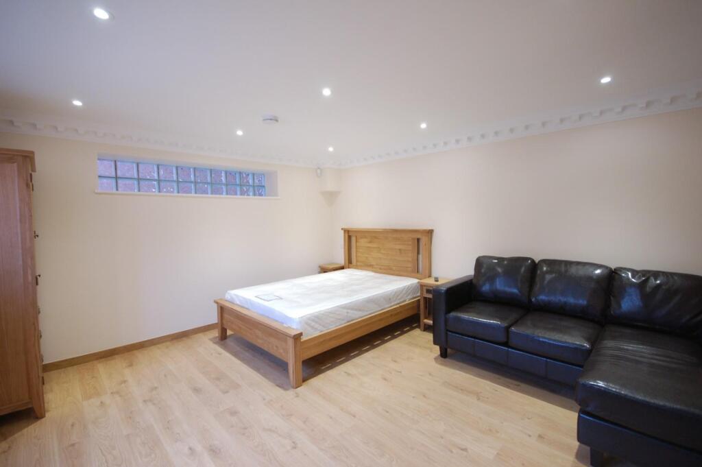 4 bed Studio for rent in Reading. From Hunters - Reading 4 bed Studio for rent in Reading. From Hunters - Reading