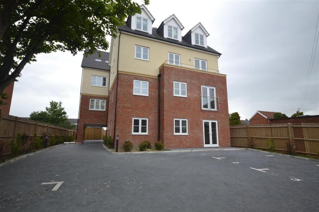 2 bed Apartment for rent in Burghfield. From Hunters - Reading 2 bed Apartment for rent in Burghfield. From Hunters - Reading