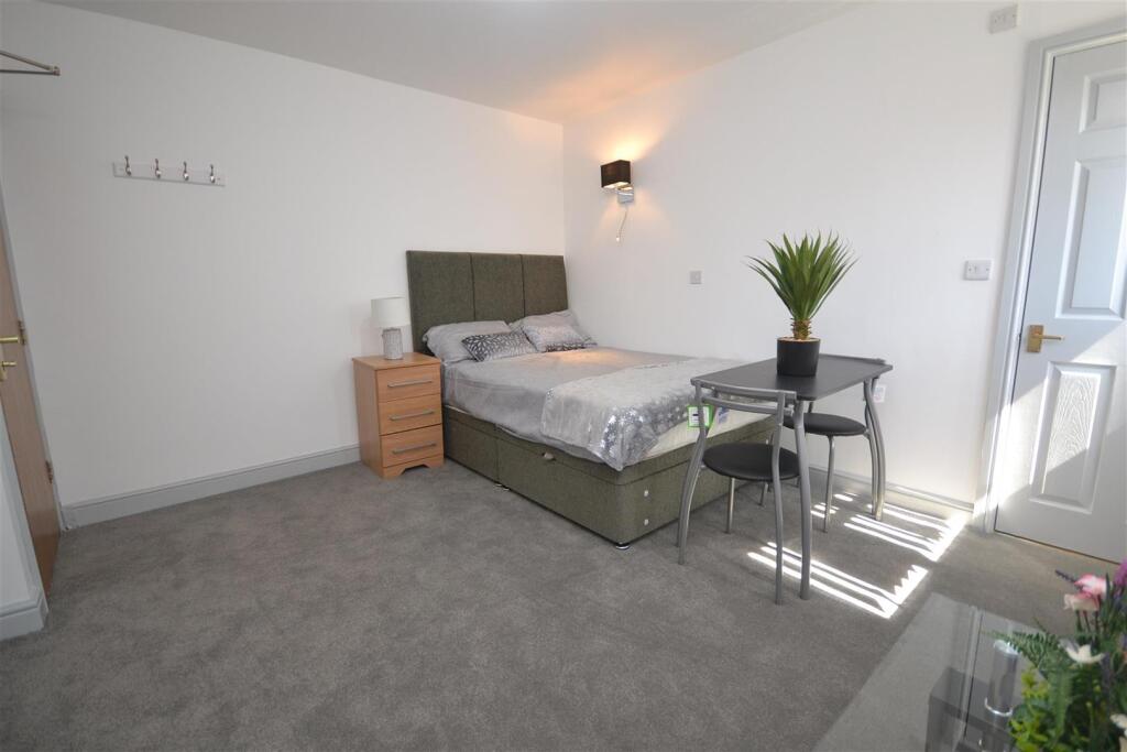 4 bed Studio for rent in Reading. From Hunters - Reading