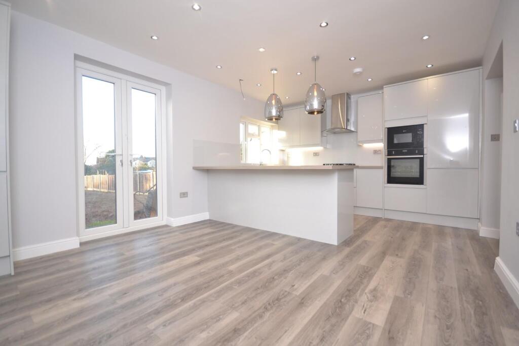 3 bed Semi Detached for rent in Shinfield. From Hunters - Reading