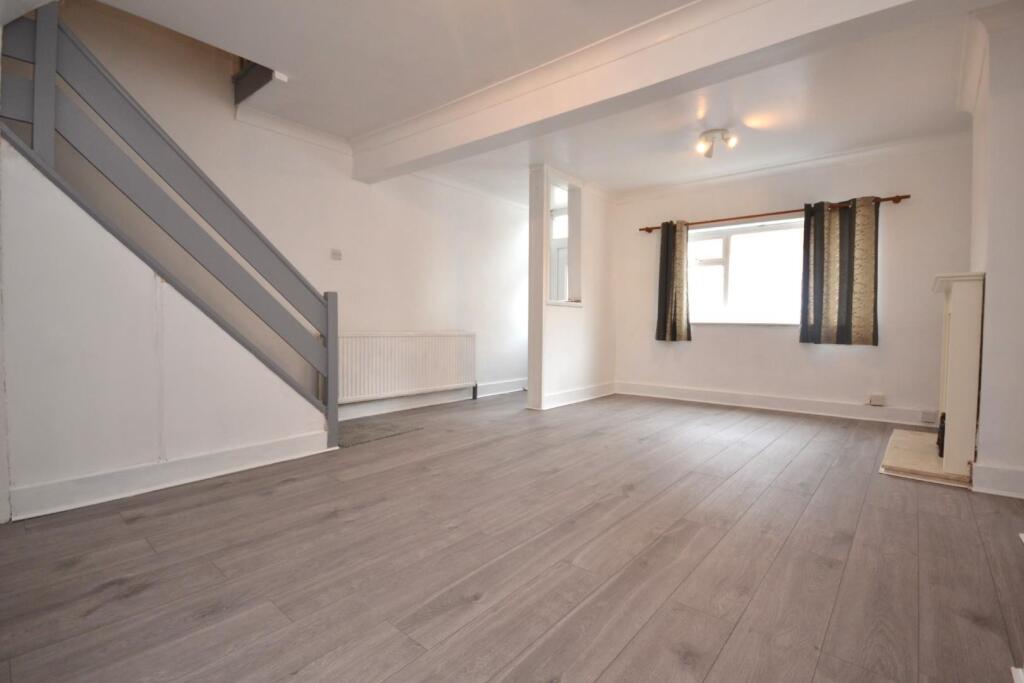 3 bed Mid Terraced House for rent in Reading. From Hunters - Reading 3 bed Mid Terraced House for rent in Reading. From Hunters - Reading