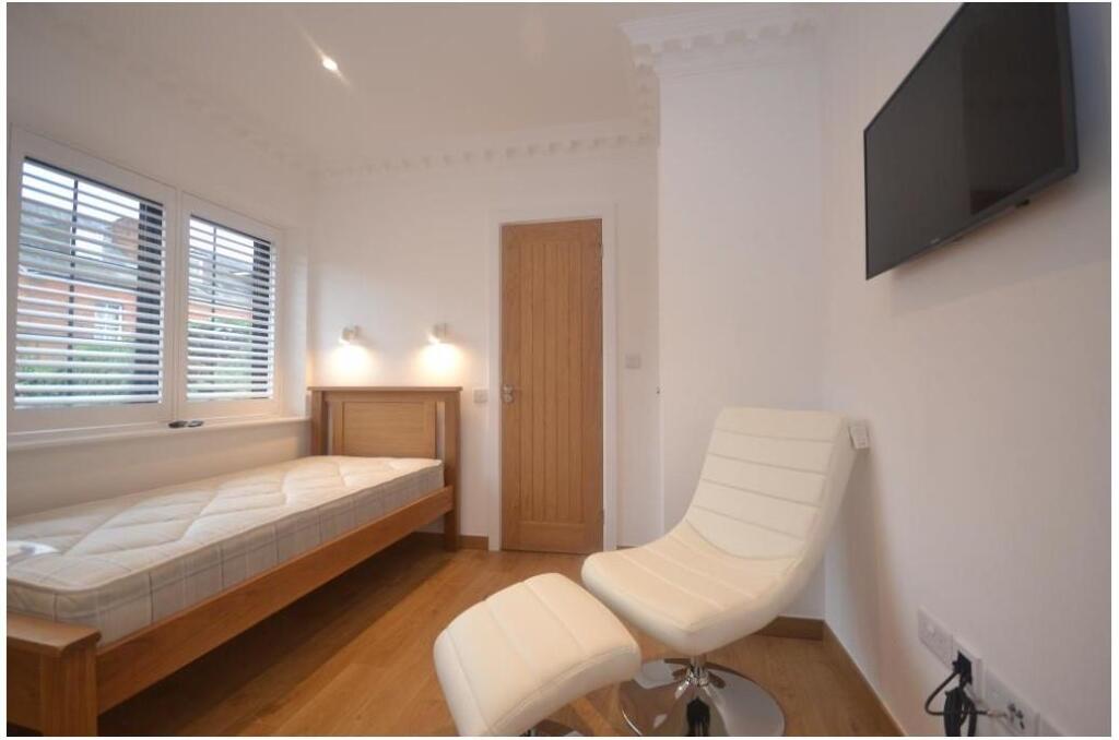 4 bed Studio for rent in Shinfield. From Hunters - Reading