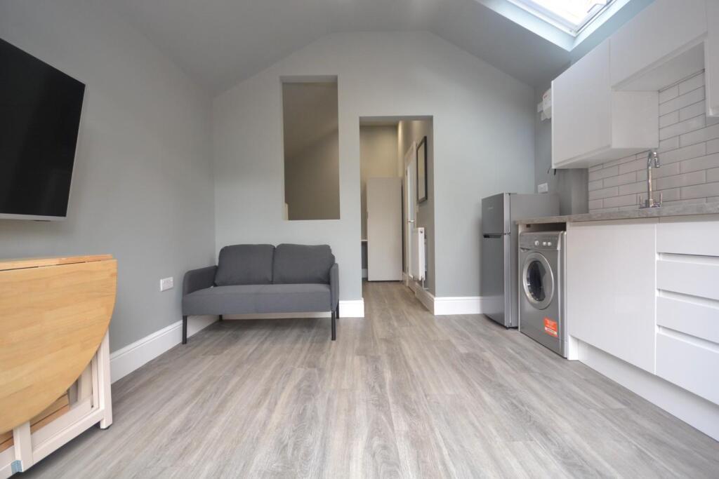 4 bed Studio for rent in Reading. From Hunters - Reading