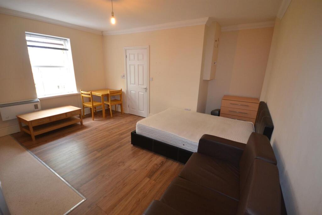 4 bed Studio for rent in Reading. From Hunters - Reading