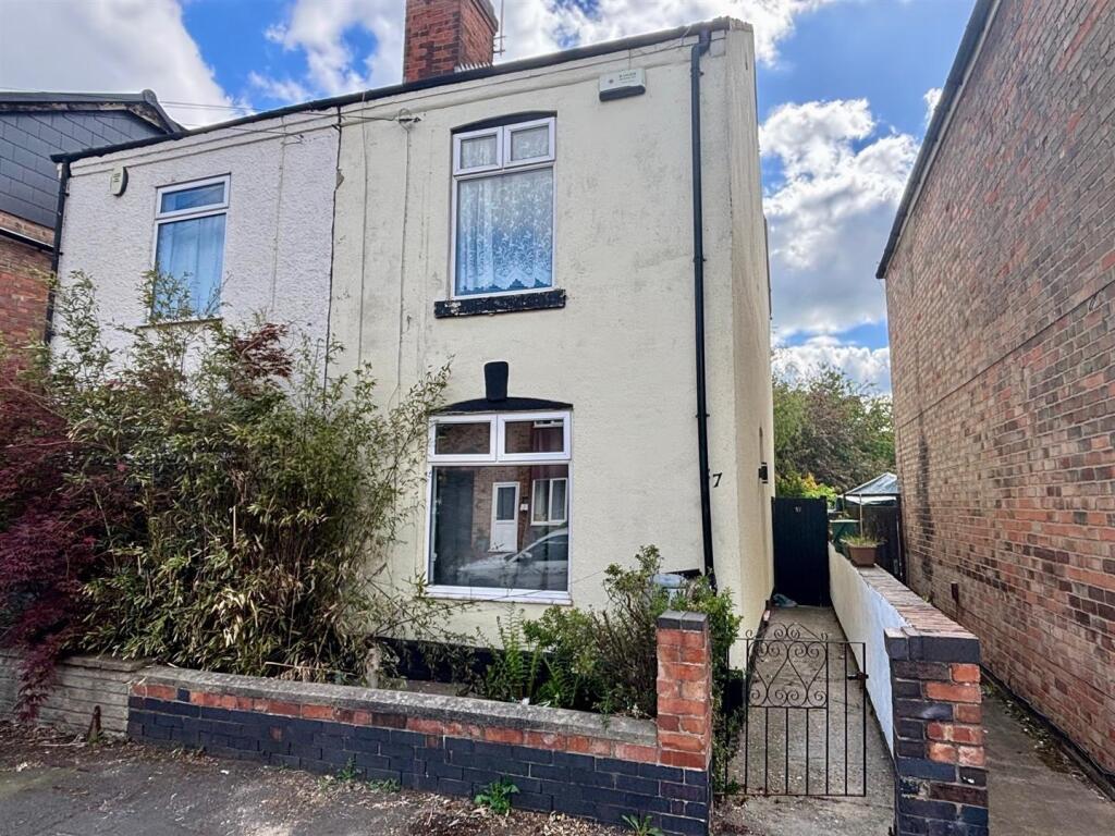 2 bed Mid Terraced House for rent in Derby. From My Pad Phillips and Co - Derby