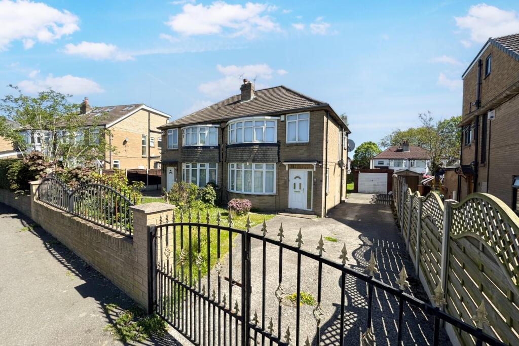 3 bed Semi Detached for rent in Shadwell. From Hunters - Roundhay 3 bed Semi Detached for rent in Shadwell. From Hunters - Roundhay