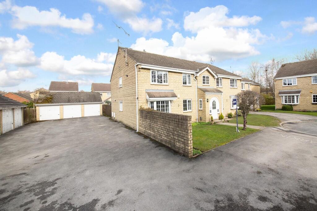 2 bed Apartment for rent in Shadwell. From Hunters - Roundhay