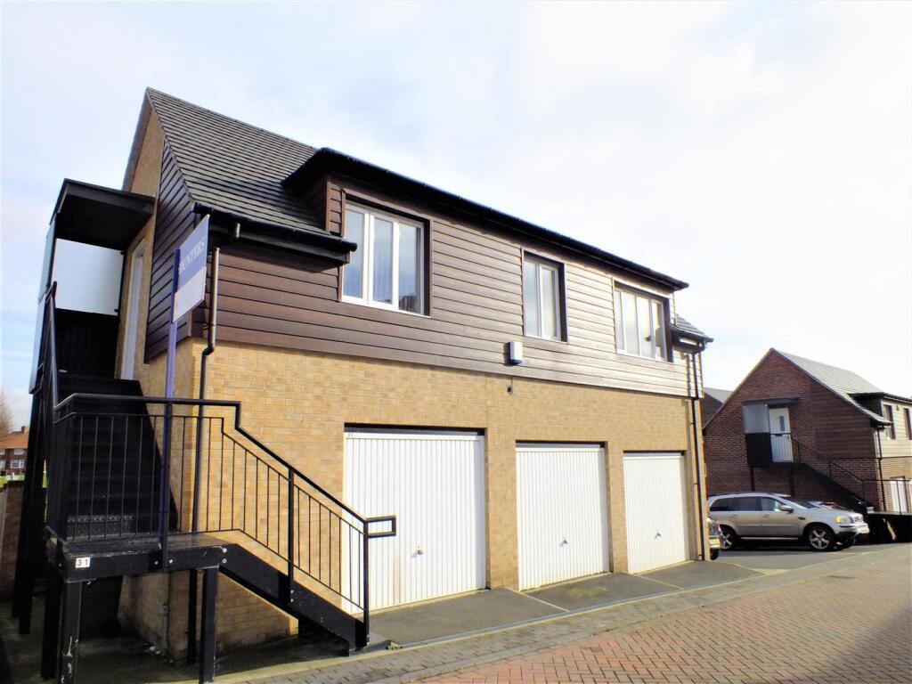 2 bed 1st Floor Flat for rent in Leeds. From Hunters - Roundhay