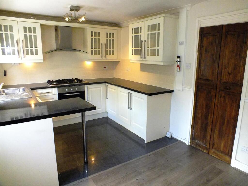3 bed Mid Terraced House for rent in Bramhope. From Hunters - Roundhay 3 bed Mid Terraced House for rent in Bramhope. From Hunters - Roundhay