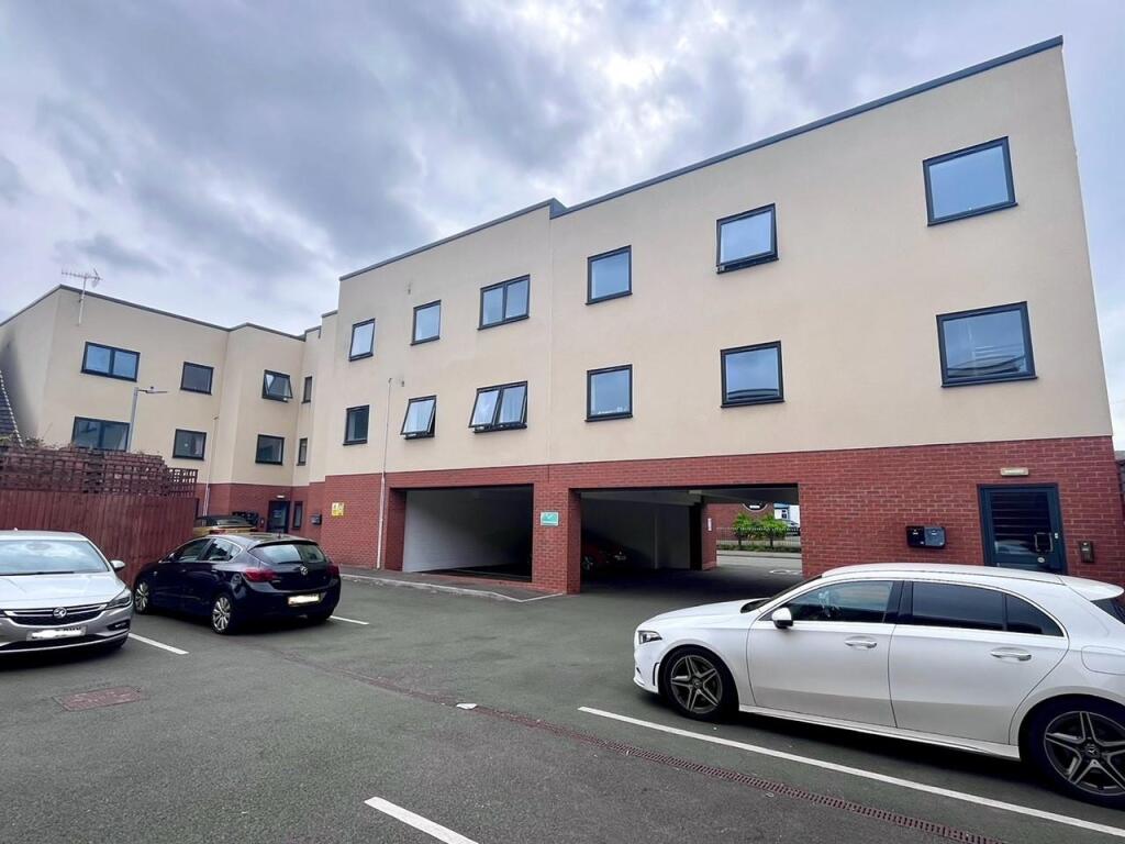 2 bed 1st Floor Flat for rent in Lower Penn. From Hunters - Sedgley